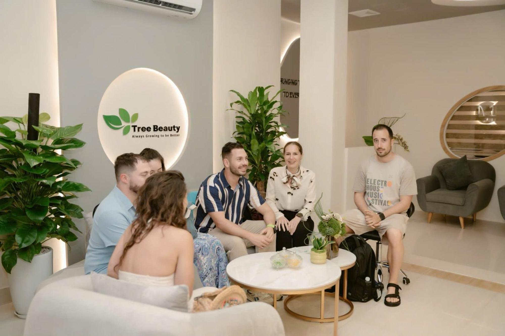 Minasi Premium Hotel Ханой Екстериор снимка
