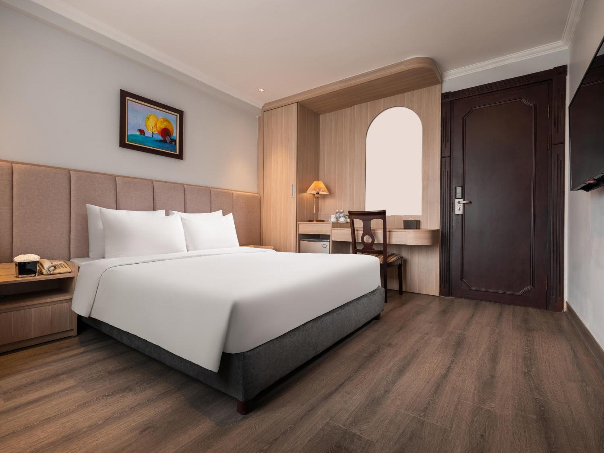 Minasi Premium Hotel Ханой Екстериор снимка