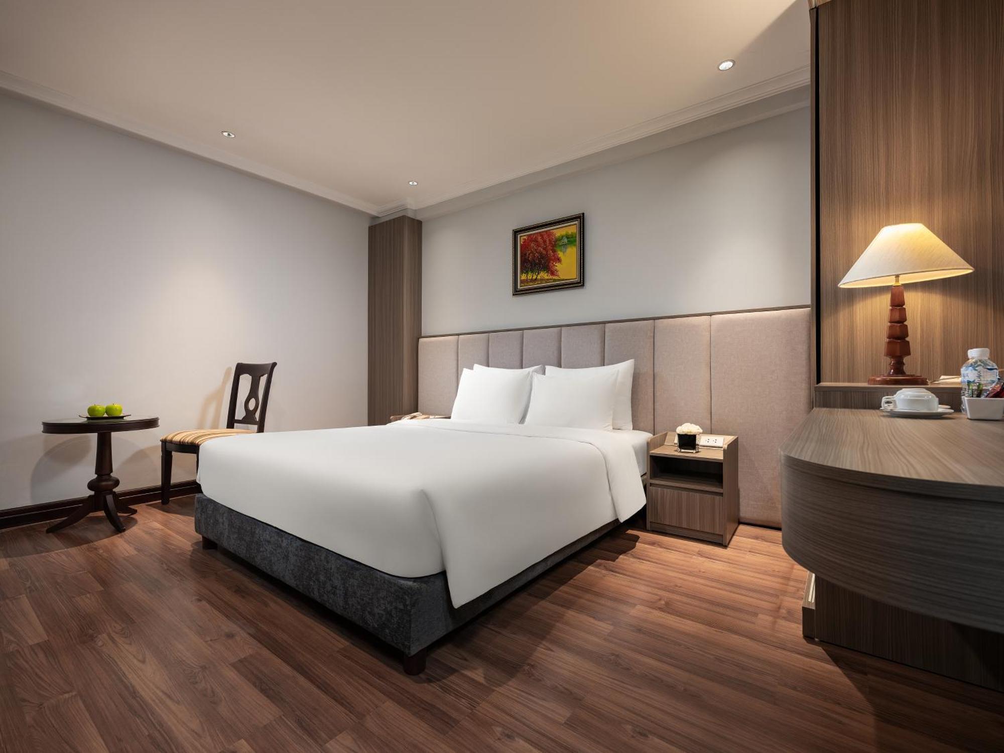Minasi Premium Hotel Ханой Екстериор снимка