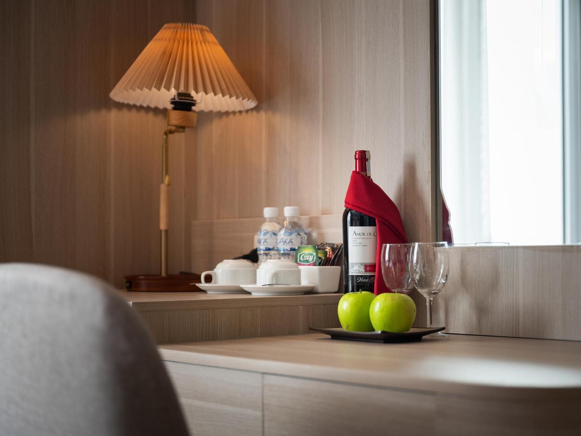 Minasi Premium Hotel Ханой Екстериор снимка