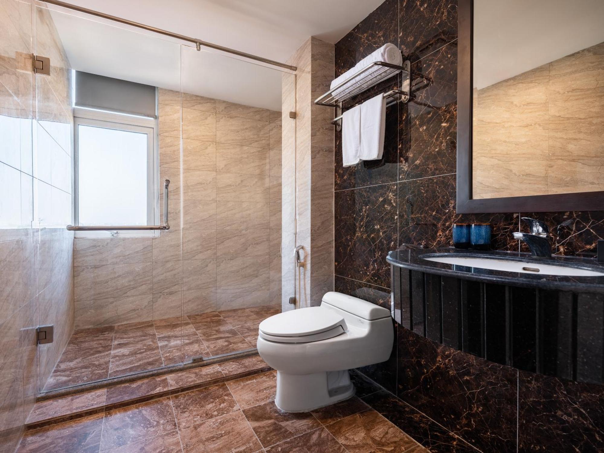 Minasi Premium Hotel Ханой Екстериор снимка